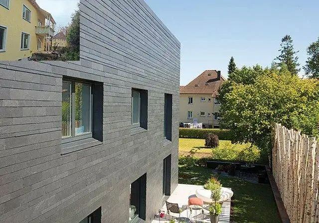 Schieferplatten für Fassade und Dach