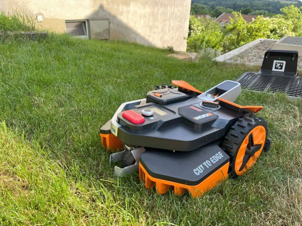 Schnittig, kabellos, smart: Mähroboter ohne Begrenzungsdraht 2 Mähroboter ohne Begrenzungsdraht