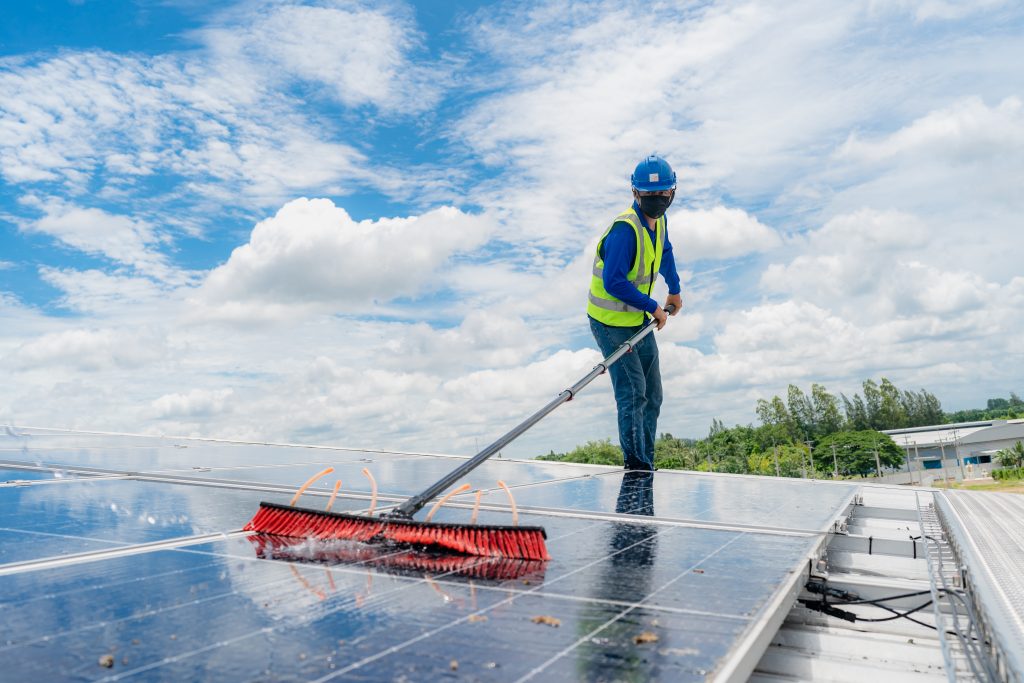 Solaranlage Instandhaltung Putzen