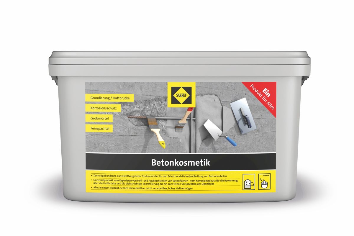 Fassade renovieren leicht gemacht – mit diesen 8 cleveren Tipps 6 Betonkosmetik Behälter mit Material 1-SAKRET-. Der Behälter ist grau mit gelb-schwarzem Aufdruck,
