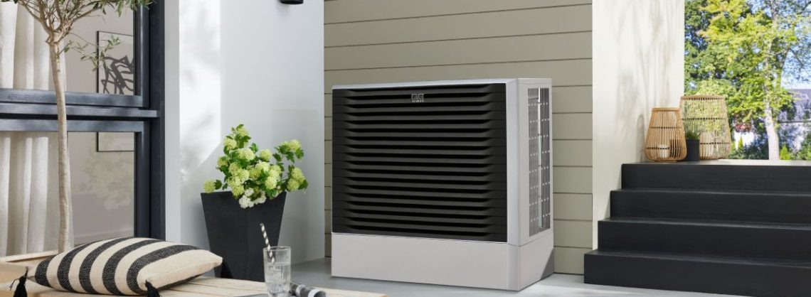 Bild von Wärmepumpe auf der gemütlichen Terrasse