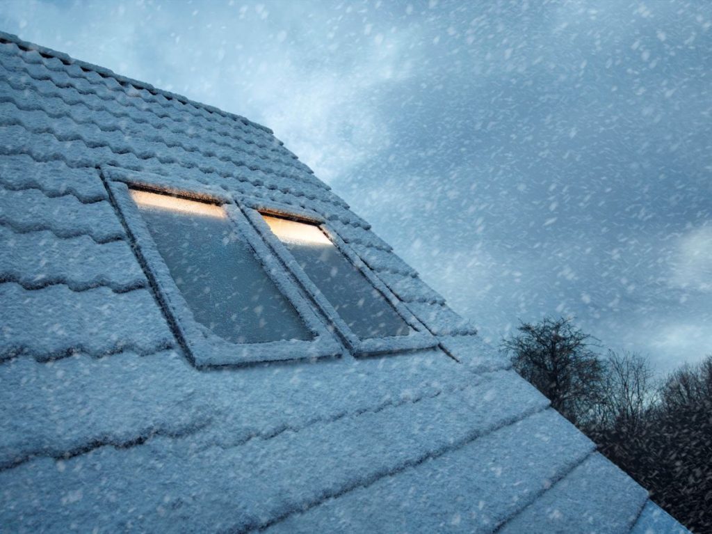 Zeit für neue Dachfenster? 3 Velux Fenstertausch Dach Winter