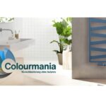 Badezimmer in grau und weiß mit Heizkörper von Zehnder Colourmania