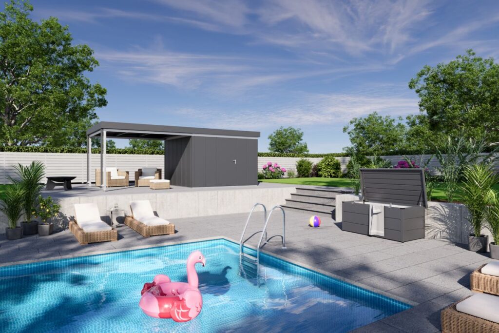 Pool mit Liegen, Gerätehaus und Garten von Hörmann