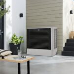 Renovieren – umfassender Ratgeber für Ihr Zuhause 2 Terrasse mit Gartenmöbeln und Wärmepumpe von Remko